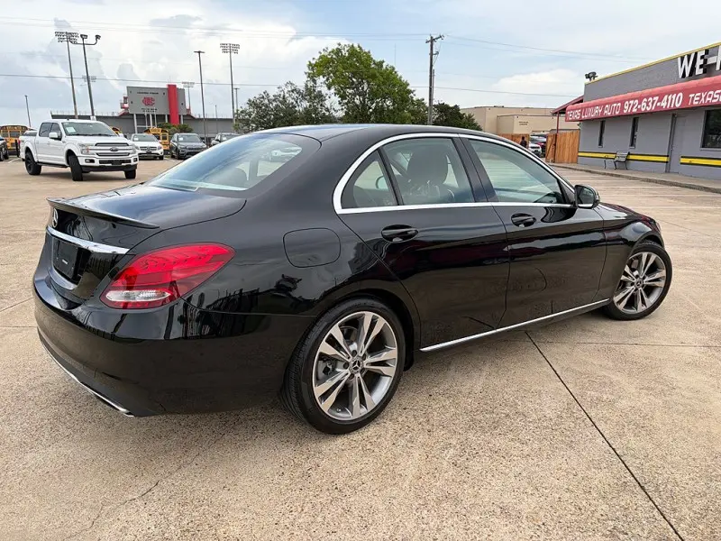 2017 Mercedes-Benz C-Class C300 photo 3