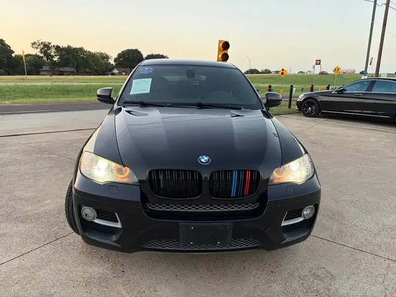 2013 BMW X6 xDrive50i's photo