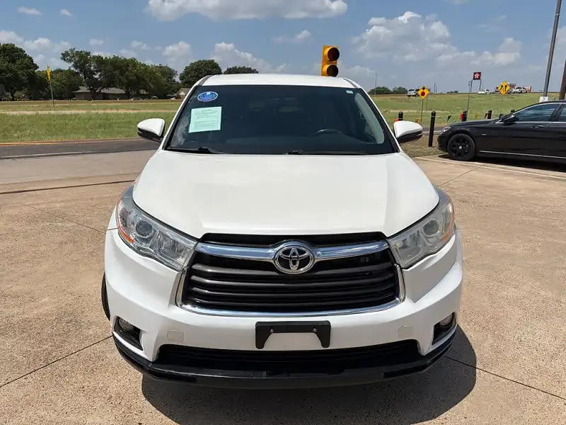 2014 Toyota Highlander LE V6's photo