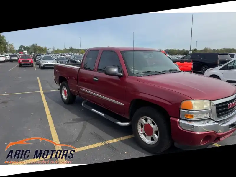 2005 GMC Sierra 4WD Extended Cab 6 1/2-ft SLE's photo