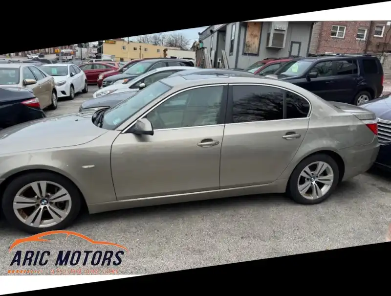 2010 BMW 5 Series 528i Sedan's photo