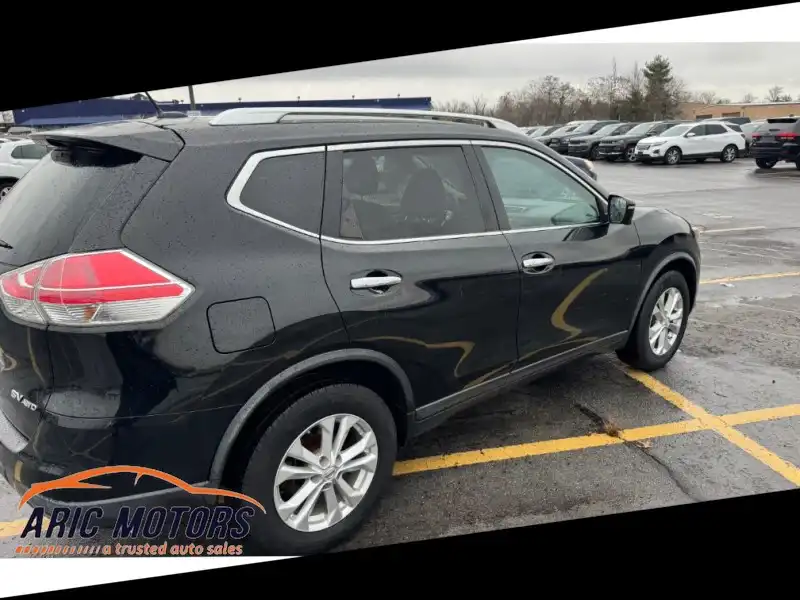 2015 Nissan Rogue SV AWD's photo