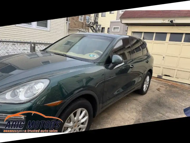 2013 Porsche Cayenne S's photo
