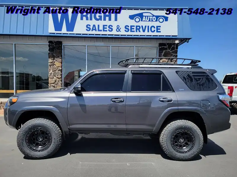 2019 Toyota 4Runner SR5 4x4 V6's photo