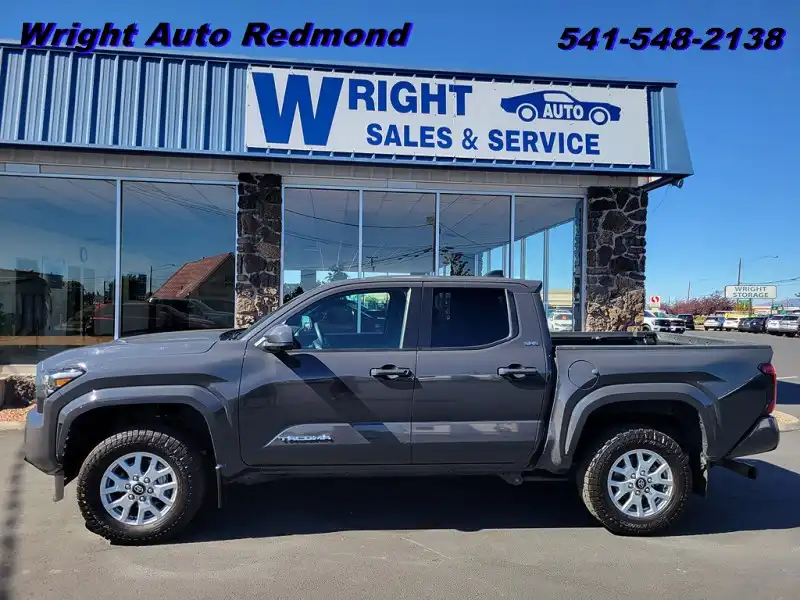 2024 Toyota Tacoma SR5 4x4 Double Cab's photo