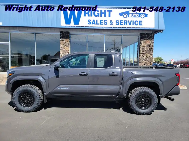 2024 Toyota Tacoma SR5 4WD Double Cab's photo