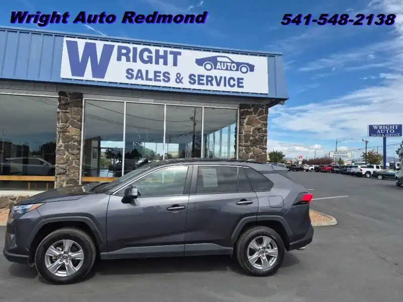 2025 Toyota RAV4 XLE AWD's photo