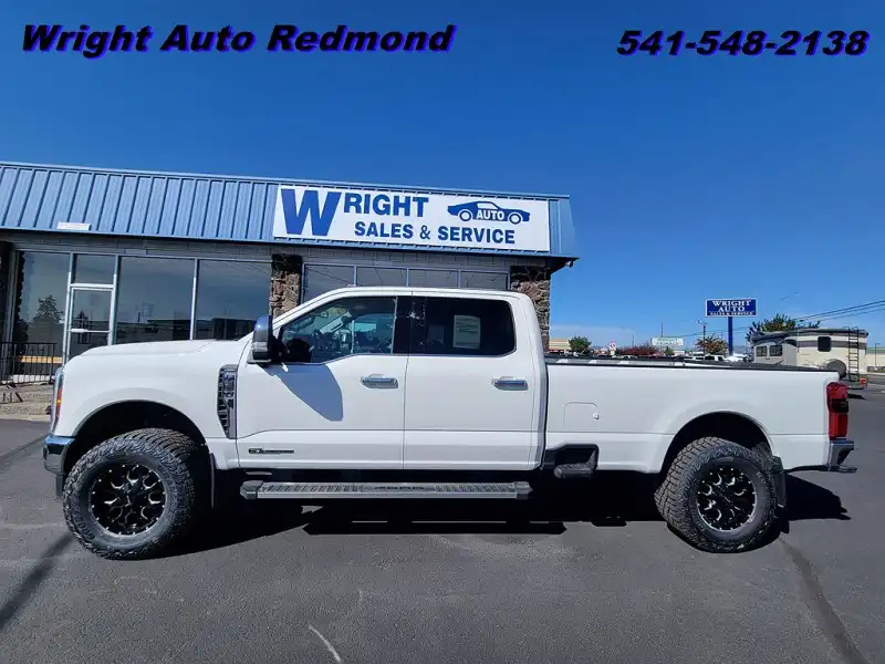 2025 Ford F-350 Lariat 4WD Crew Cab SRW 176 in's photo