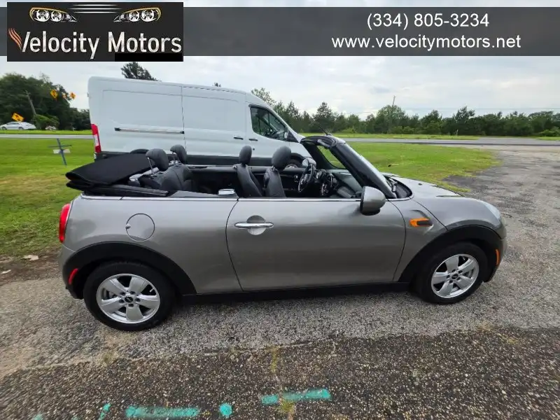 2019 MINI Convertible Cooper Classic's photo