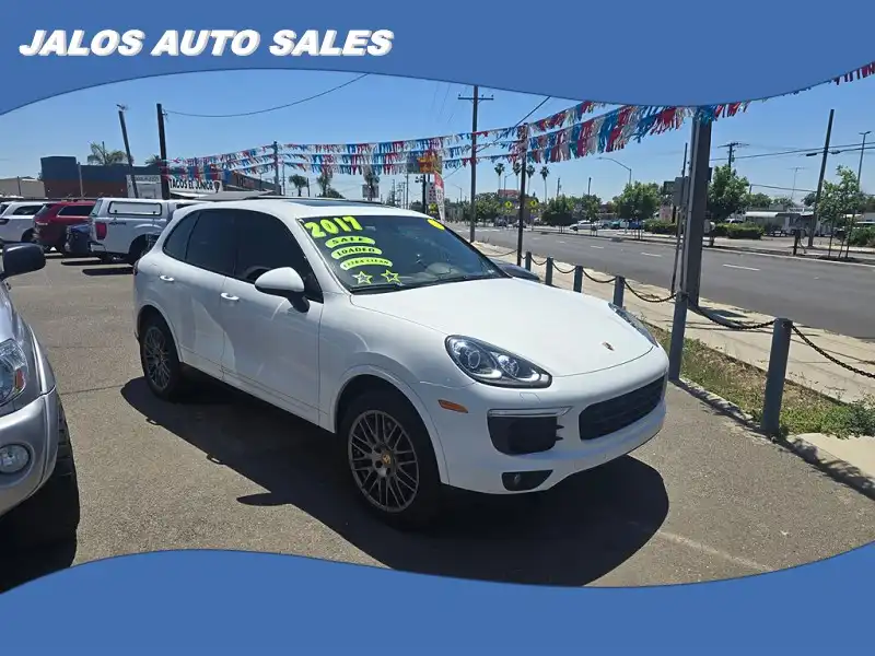 2017 Porsche Cayenne Platinum Edition's photo