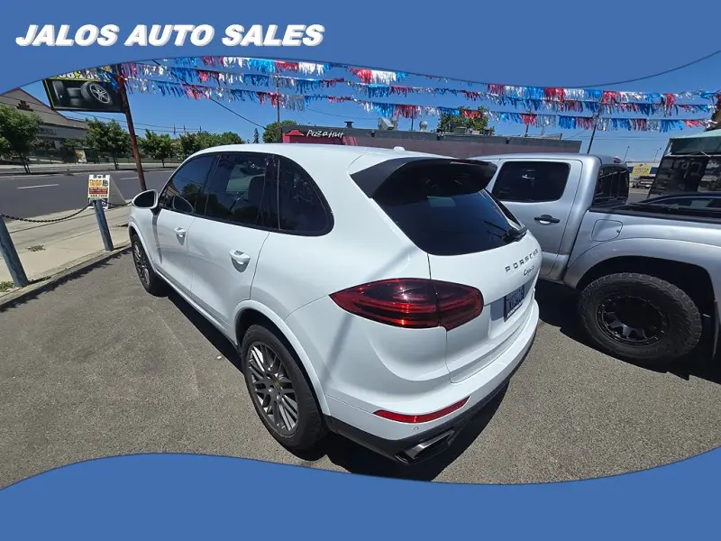 2017 Porsche Cayenne Platinum Edition photo 4