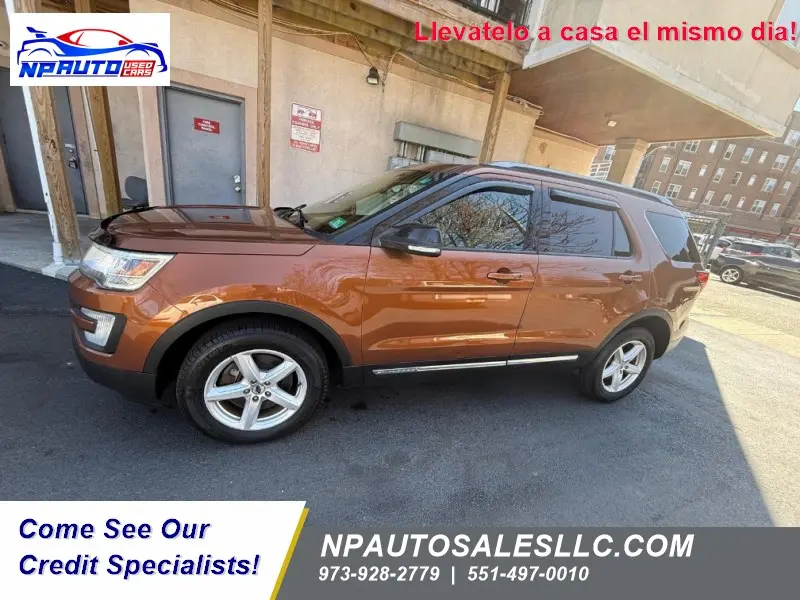 2017 Ford Explorer XLT 4WD photo 3