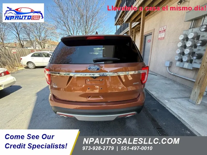 2017 Ford Explorer XLT 4WD photo 4