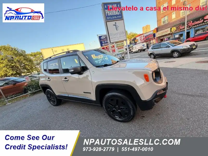 2017 Jeep Renegade Deserthawk 4WD's photo