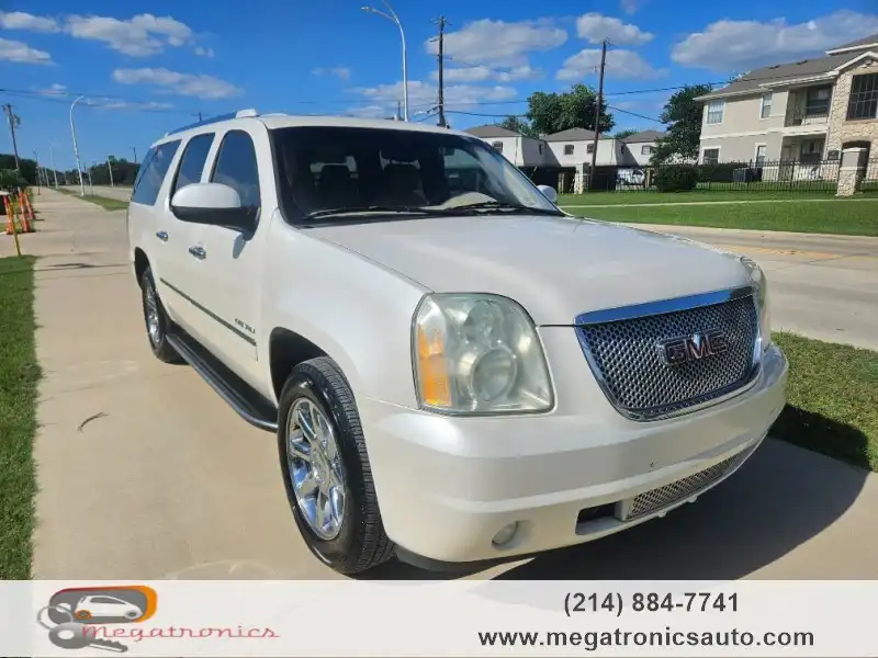 2011 GMC Yukon Denali 2WD's photo
