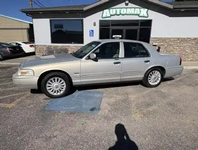 2009 Mercury Grand Marquis LS's photo