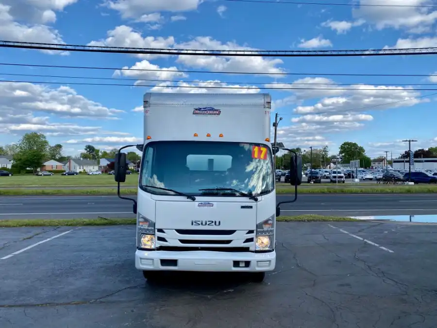 2017 Isuzu NPR-HD's photo