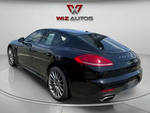 2015 Porsche Panamera 4's photo