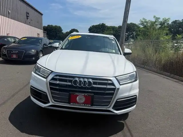 2019 Audi Q5 2.0T quattro S tronic Premium's photo