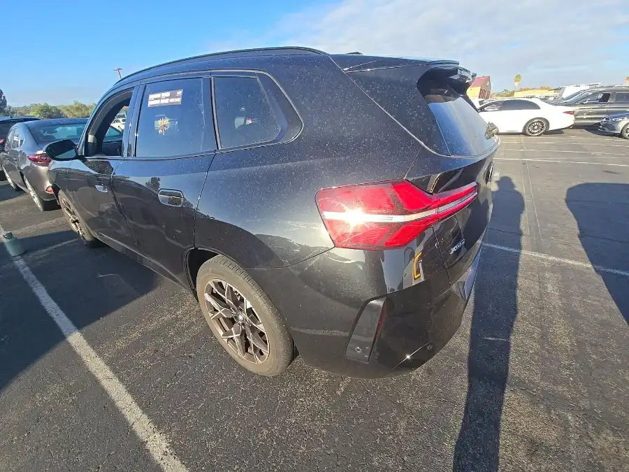 2025 BMW X3 30 xDrive's photo