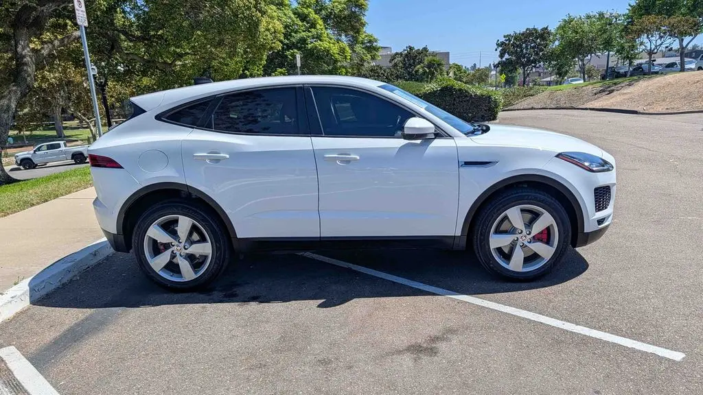 2020 Jaguar E-PACE P250 AWD photo 3