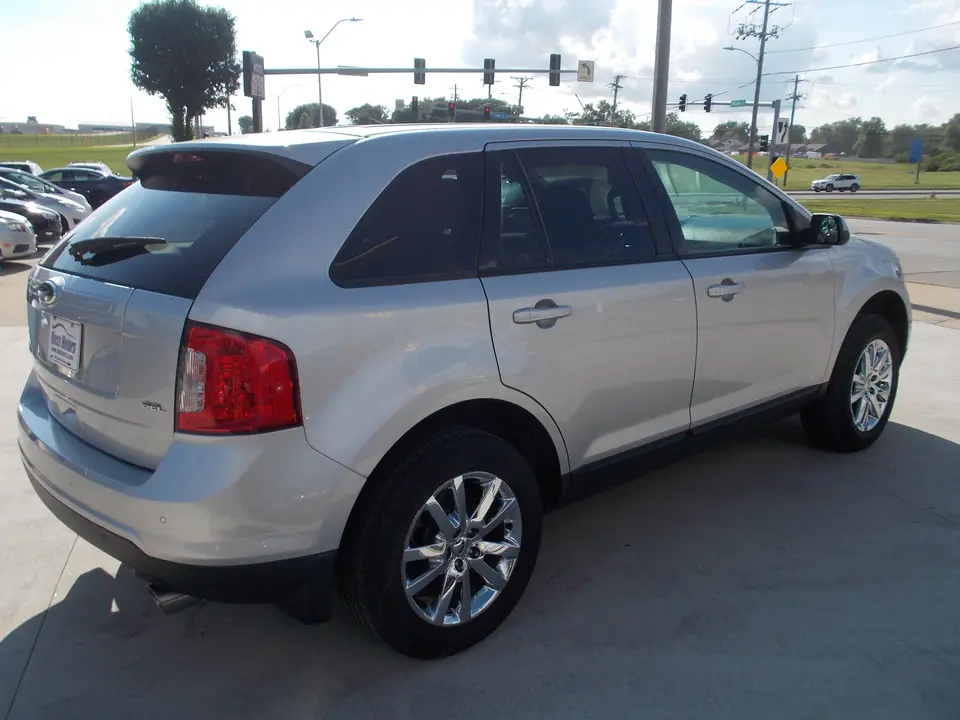 2013 Ford Edge SEL photo 5