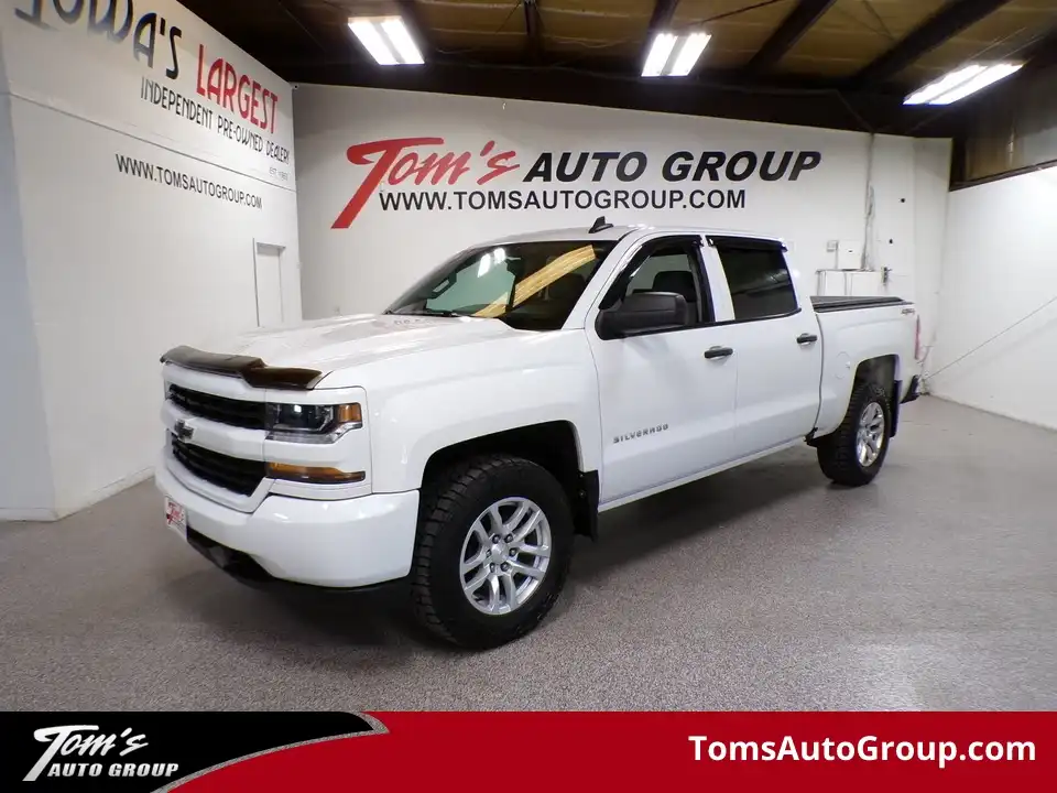 2018 Chevrolet Silverado 1500 Custom 4X4 Crew Cab Short Box's photo