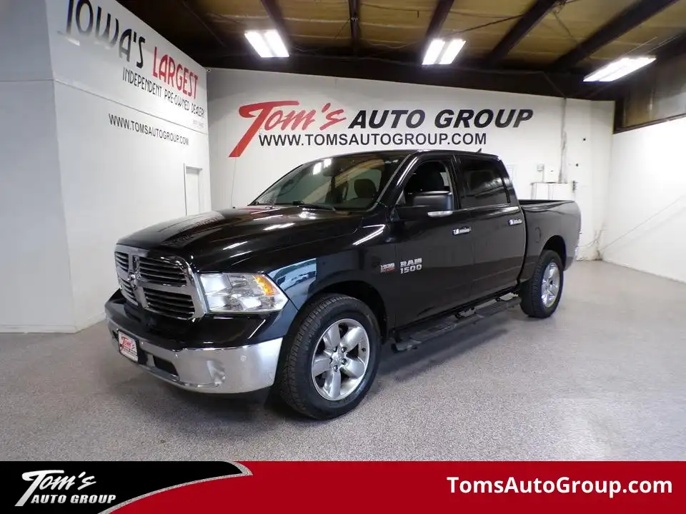 2016 RAM 1500 Big Horn 4WD Crew Cab 5'7's photo