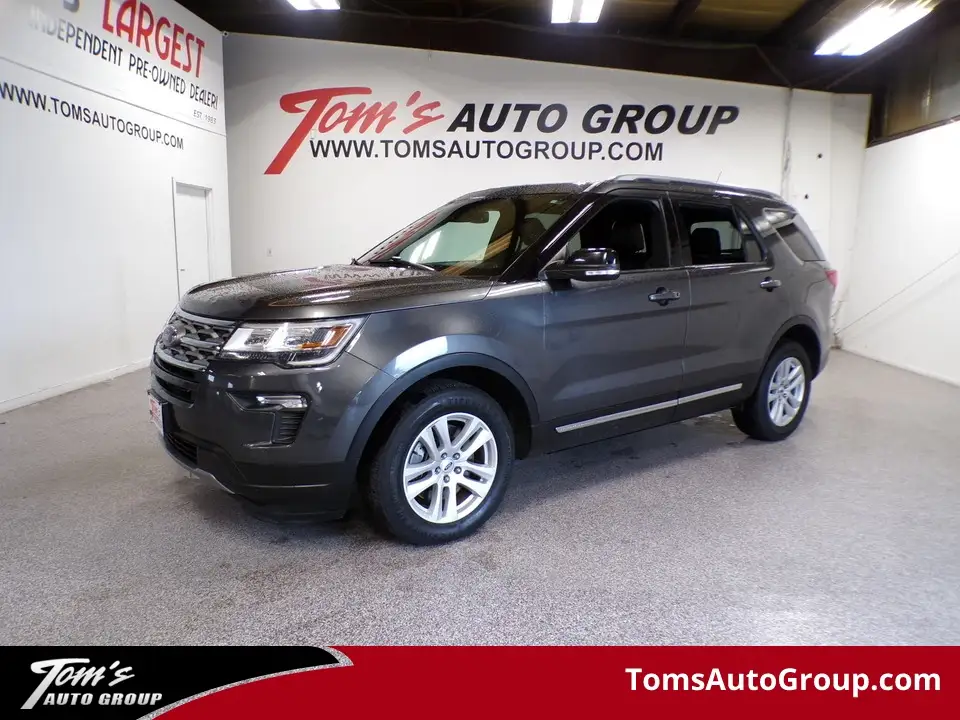 2018 Ford Explorer XLT 4WD photo 1