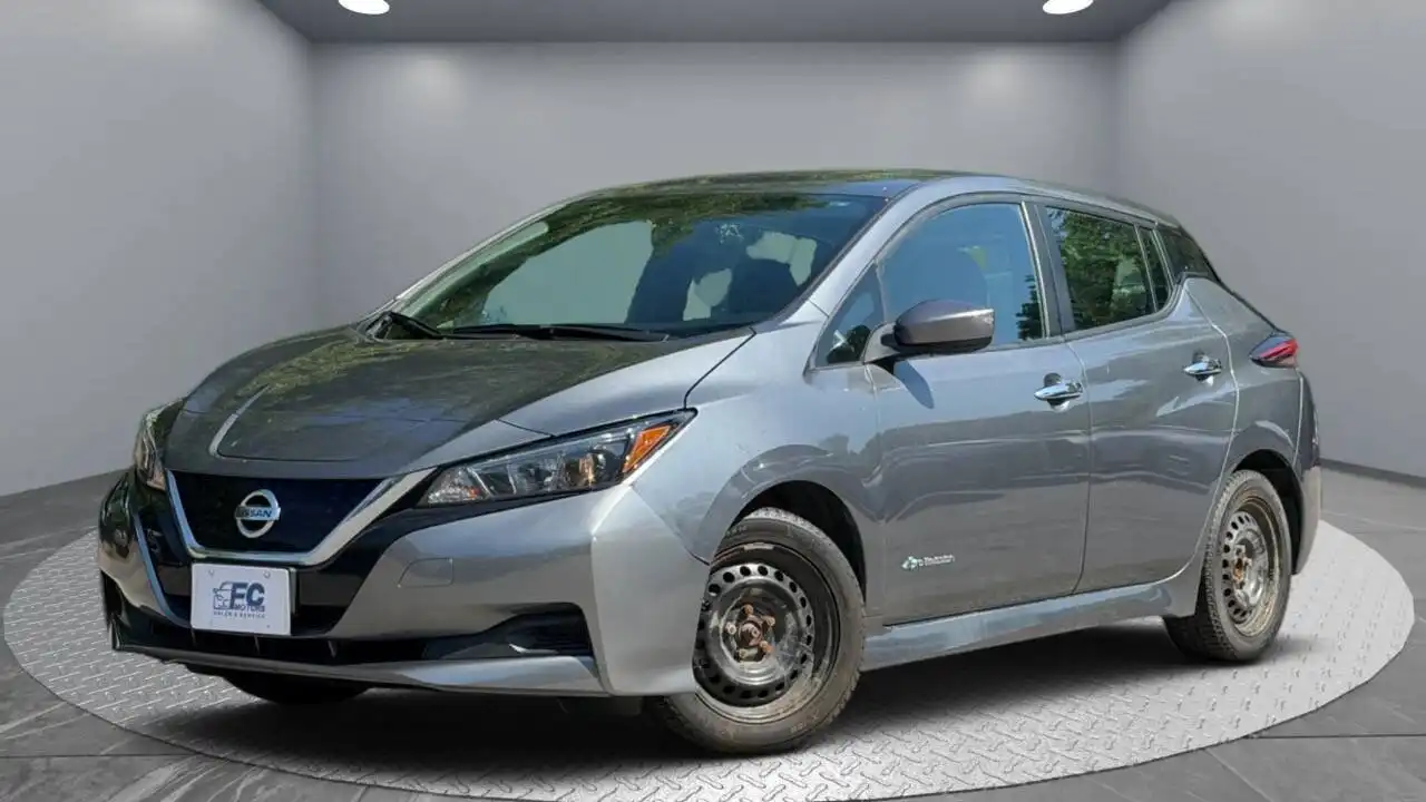 2019 Nissan Leaf S's photo