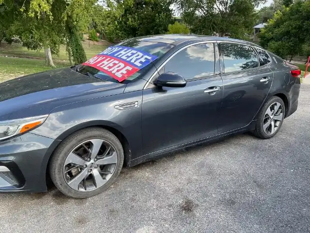 2019 Kia Optima S AT's photo
