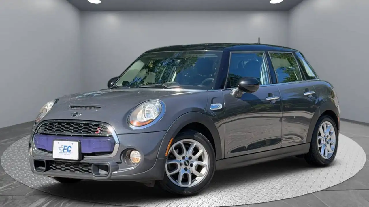 2016 MINI Cooper S 4 Door's photo
