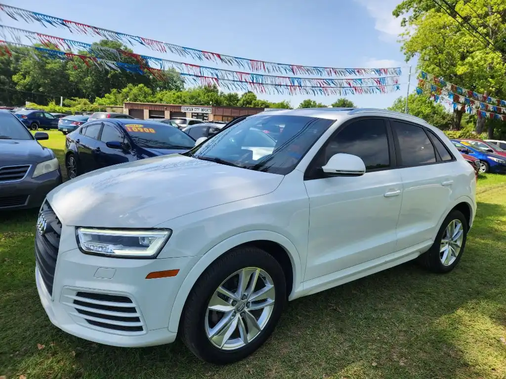 2017 Audi Q3 2.0T Premium Tiptronic's photo