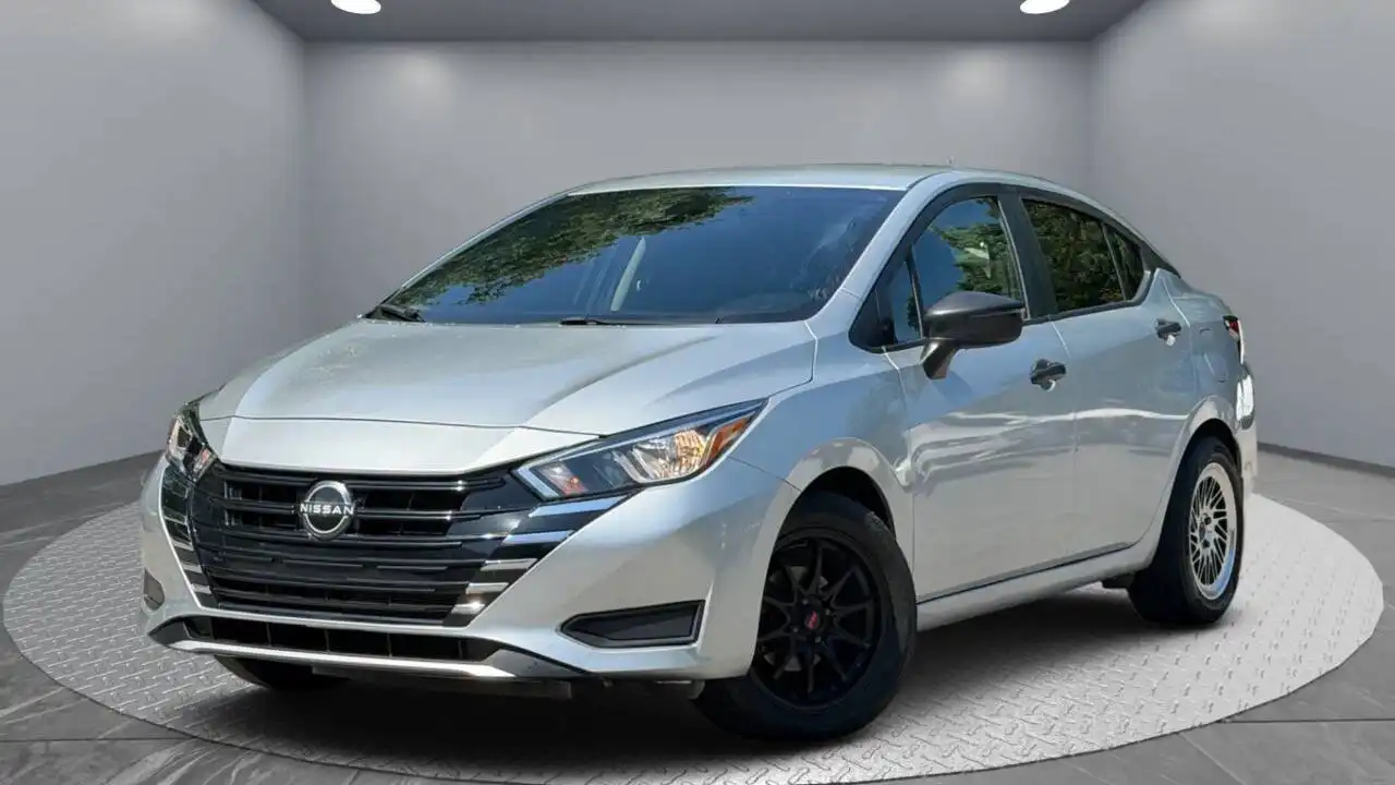 2024 Nissan Versa 1.6 S CVT's photo