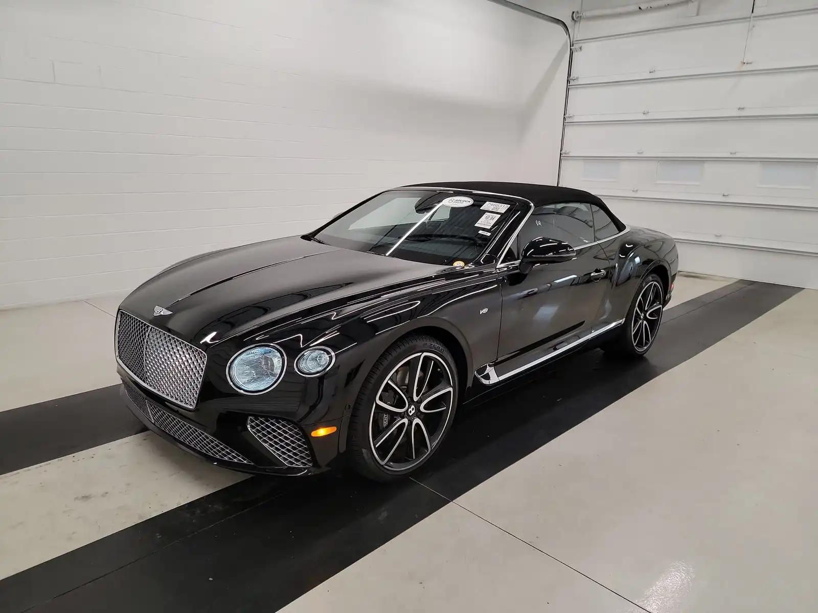 2021 Bentley Continental GT Convertible V8 Mulliner's photo