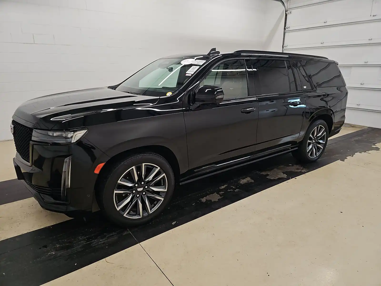 2023 Cadillac Escalade ESV Sport 4WD's photo