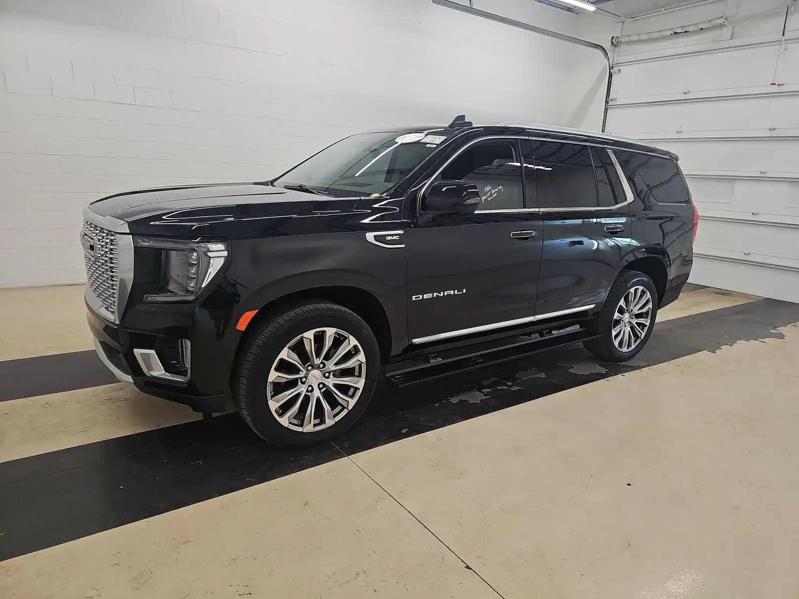 2022 GMC Yukon Denali 4WD's photo