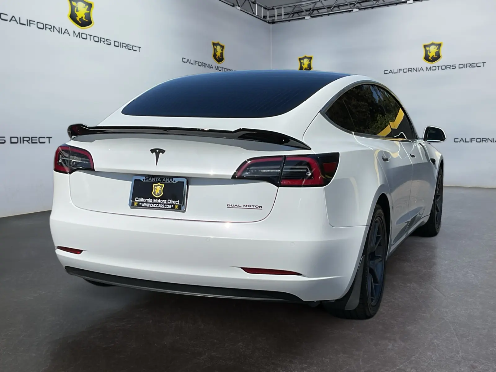 2020 Tesla Model 3 Standard Range Plus photo 5