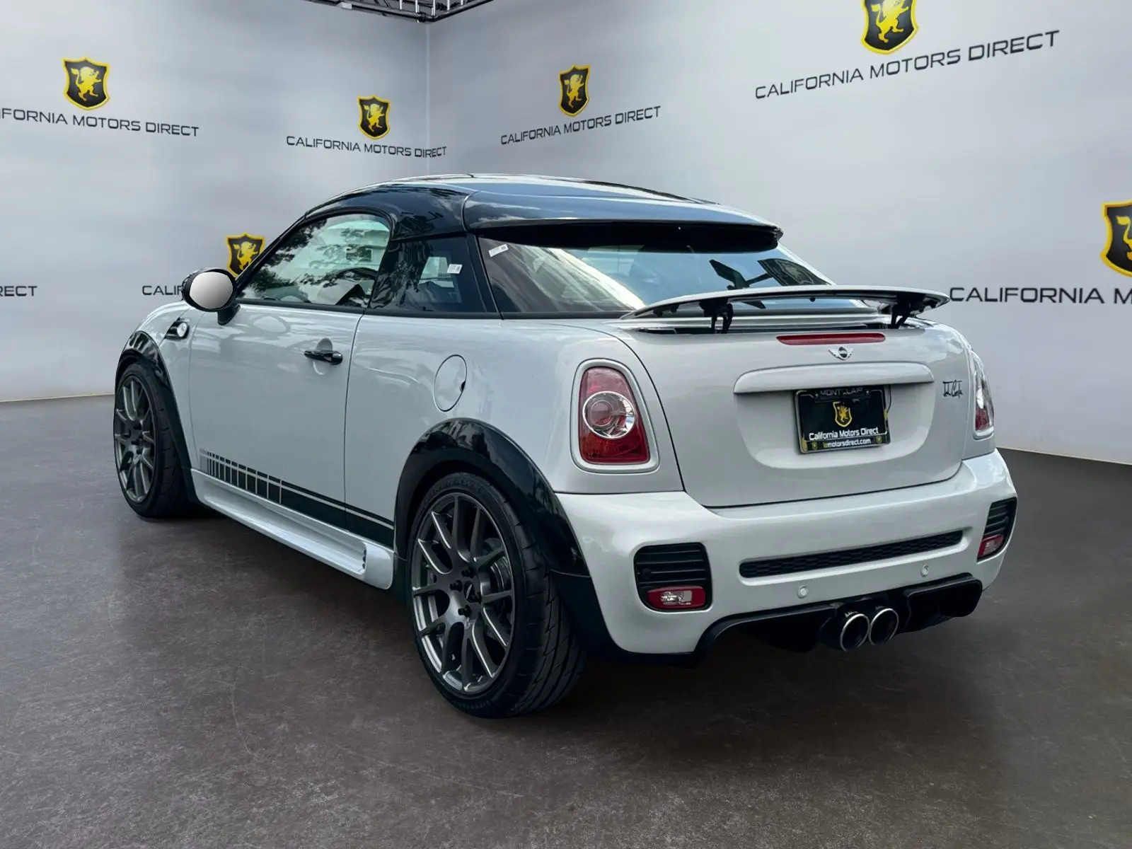 2015 MINI Cooper S photo 3