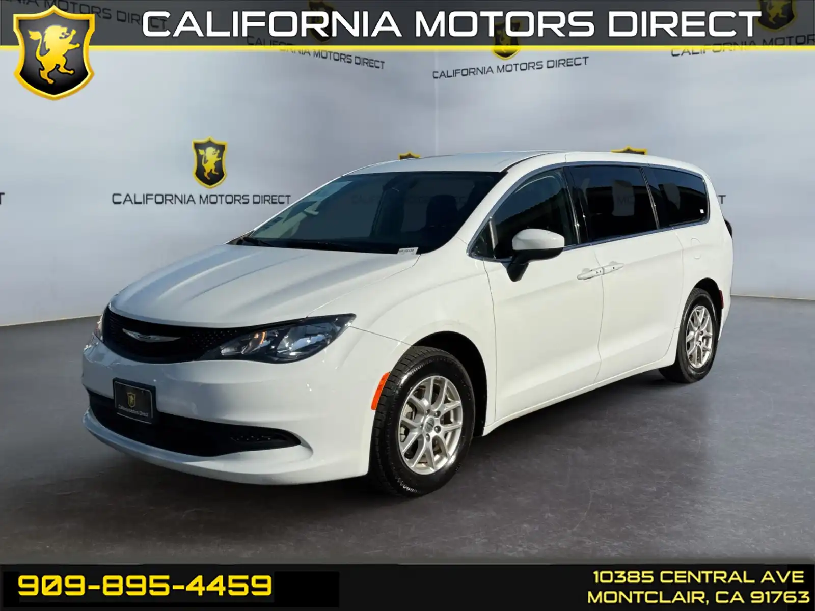 2022 Chrysler Voyager LX's photo