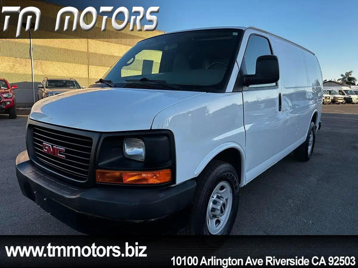 2011 GMC Savana 3500 Cargo Van's photo