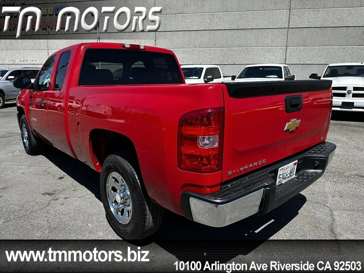 2012 Chevrolet Silverado 1500 LS Extended Cab MWB photo 4