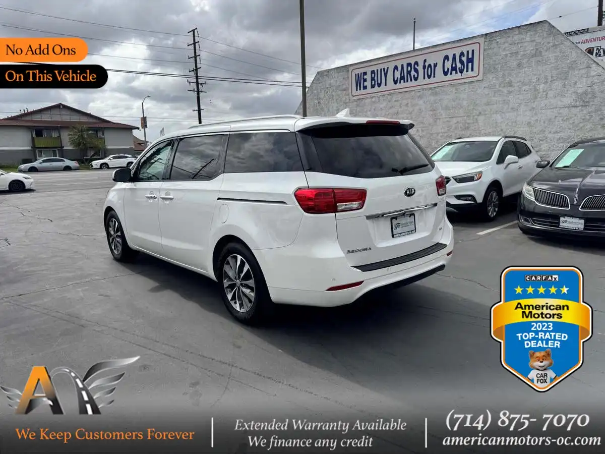 2016 Kia Sedona SX's photo