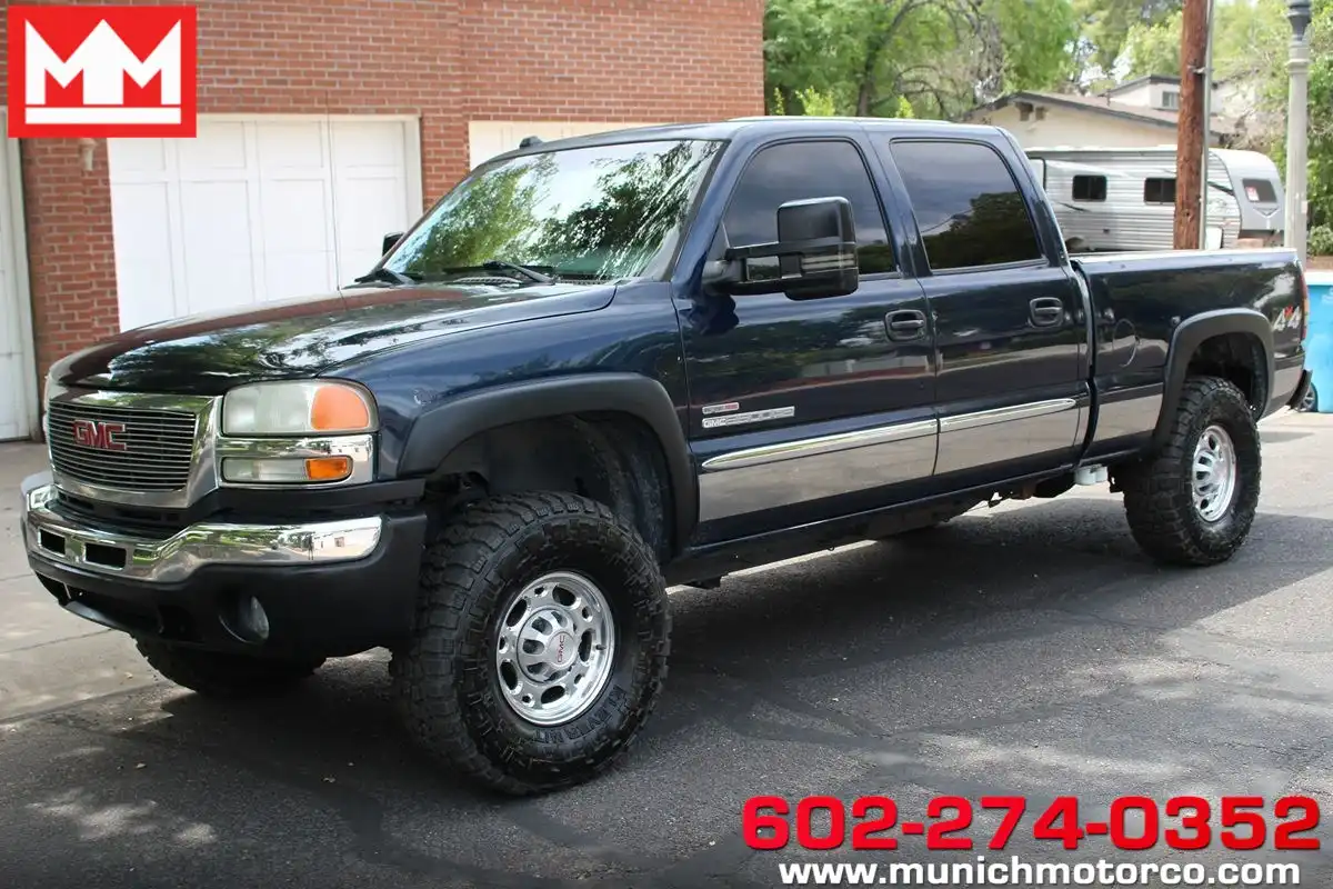 2005 GMC Sierra Work Truck 4WD Crew Cab SWB's photo