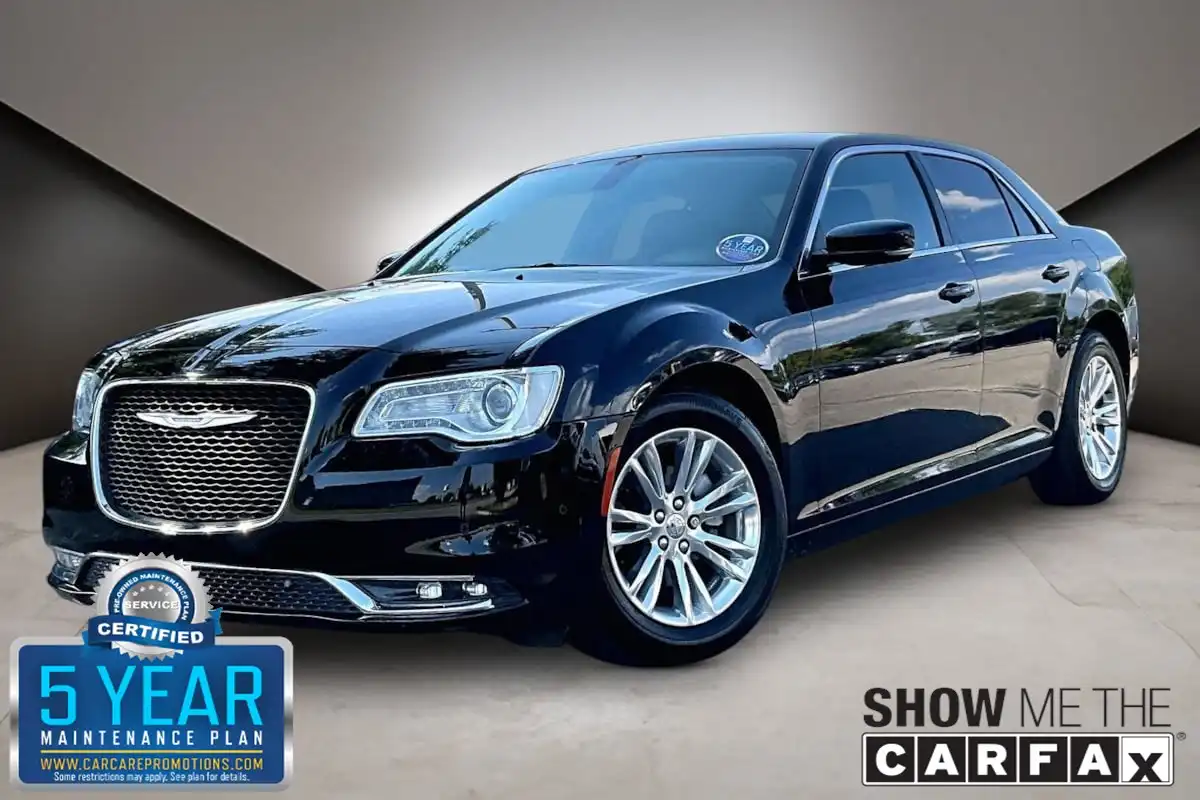 2021 Chrysler 300 Touring L RWD's photo