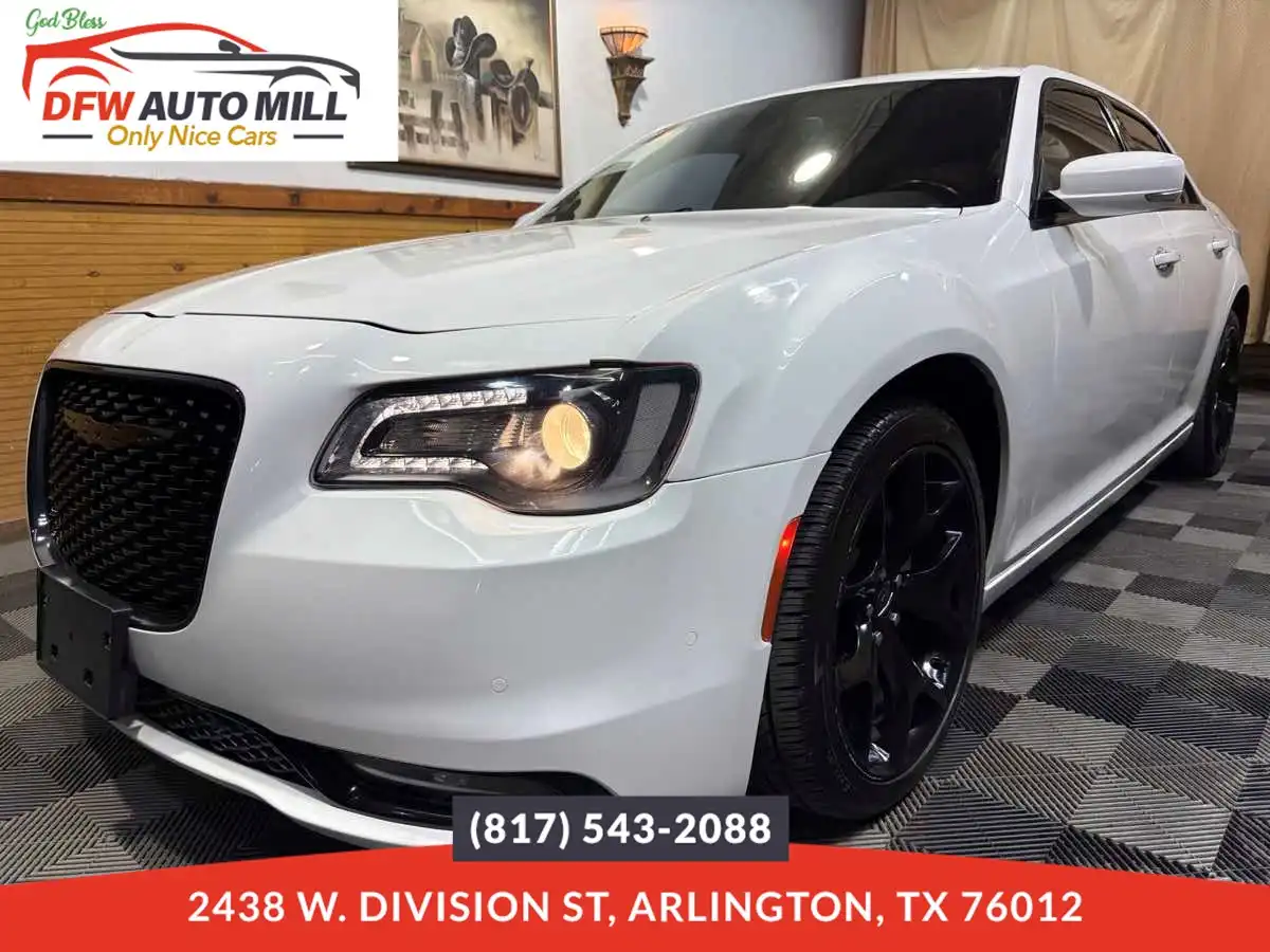 2021 Chrysler 300 S's photo