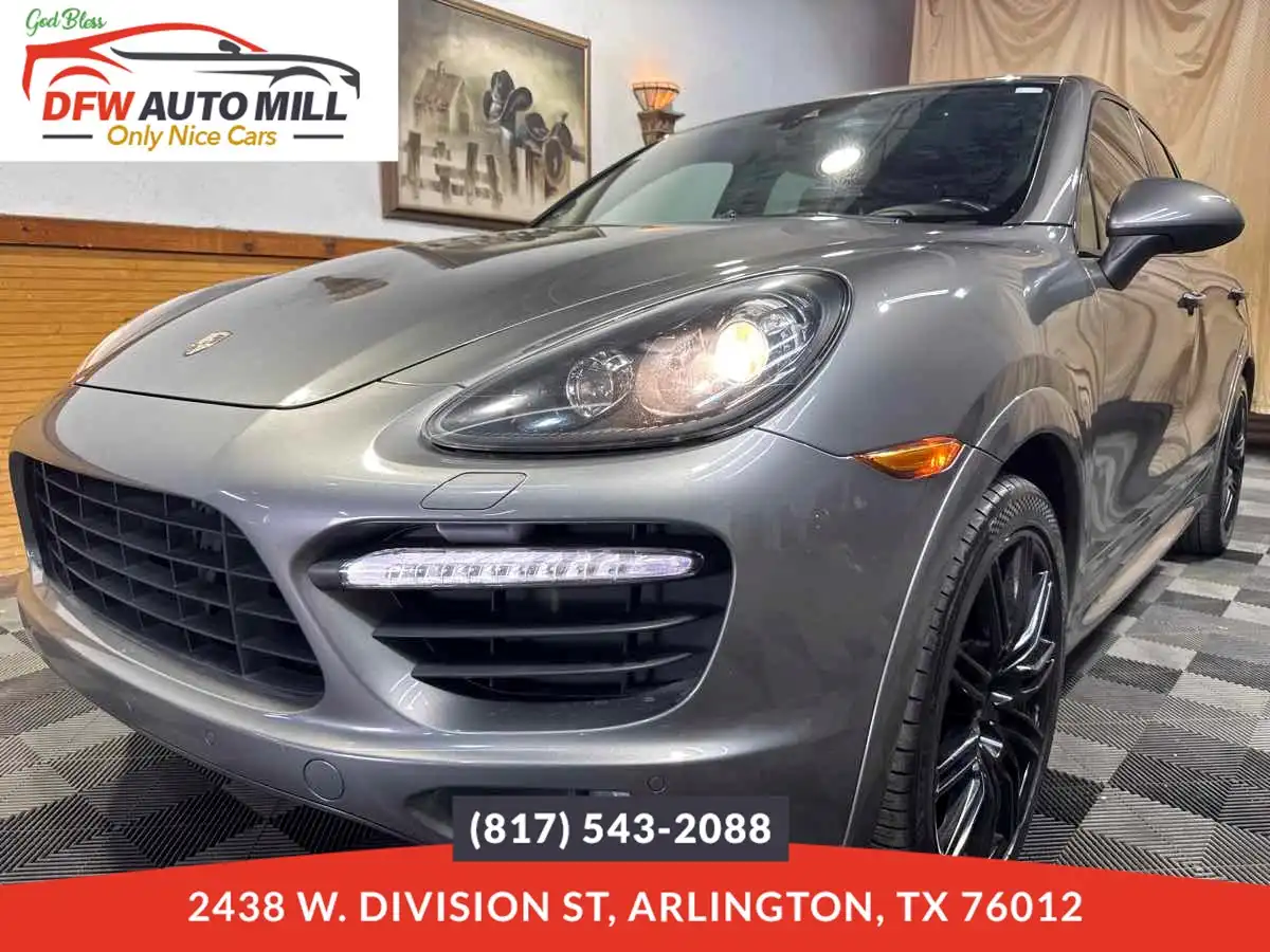 2014 Porsche Cayenne GTS's photo