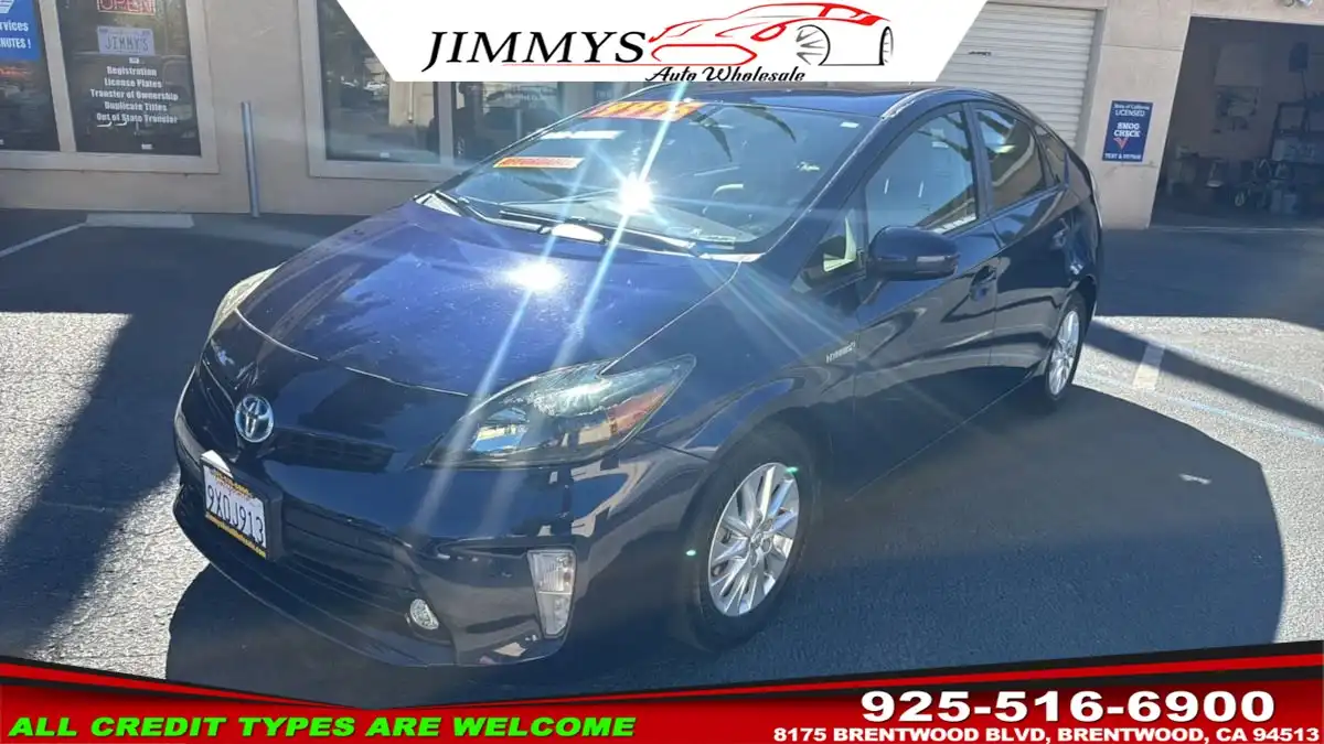 2013 Toyota Prius One (Fleet)'s photo