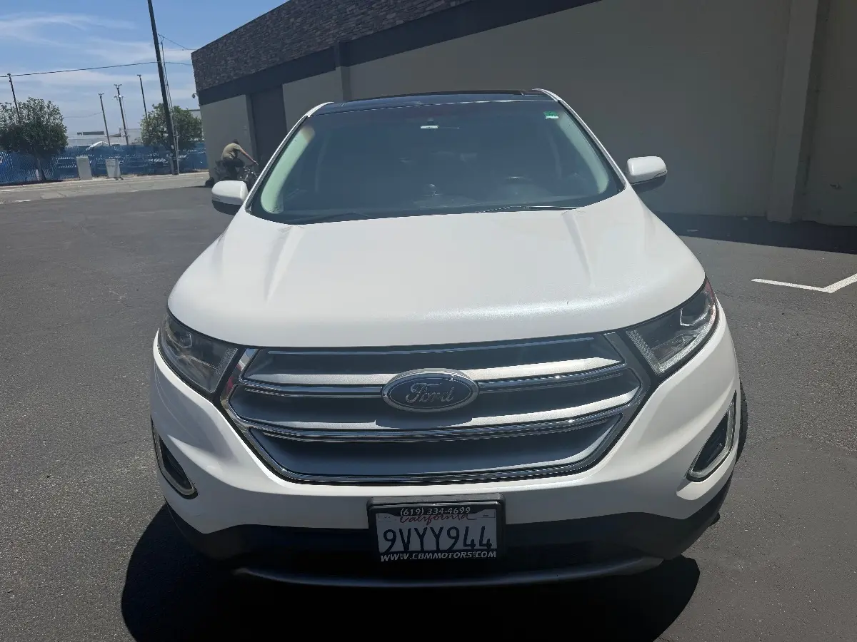 2016 Ford Edge SEL photo 4