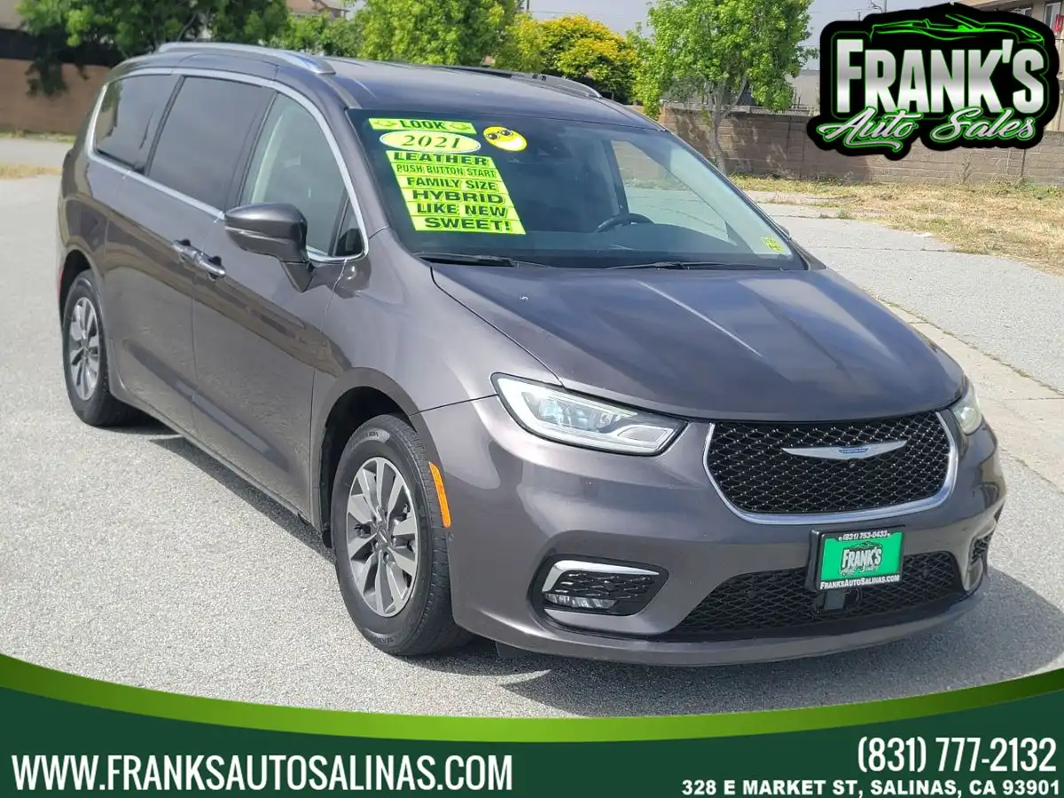 2021 Chrysler Pacifica Hybrid Touring L Hybrid's photo